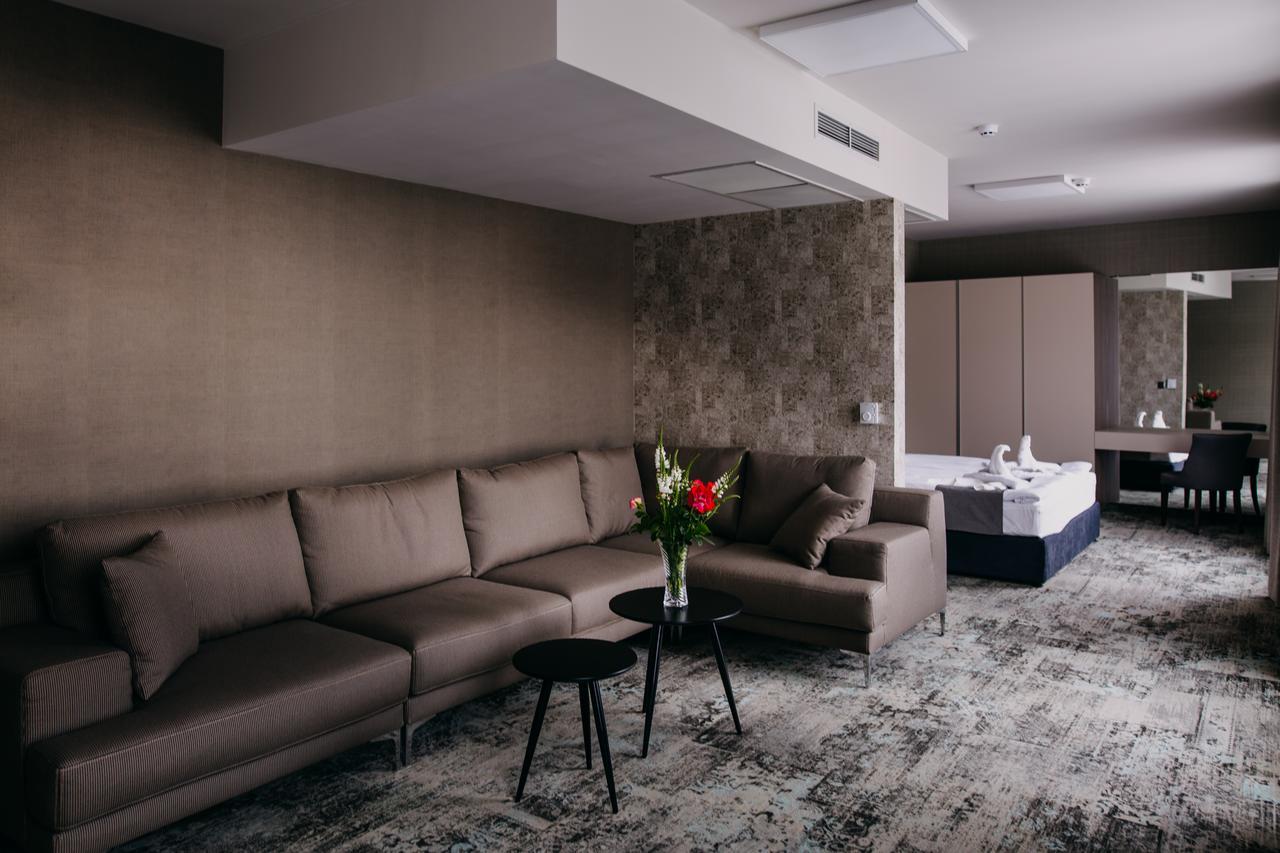 Hotel Leva - Vratsa Buitenkant foto