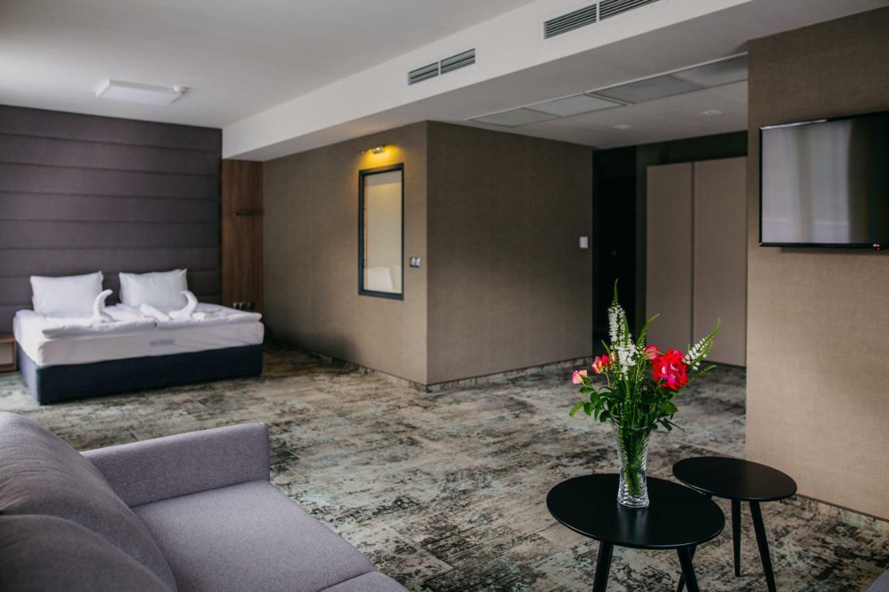 Hotel Leva - Vratsa Buitenkant foto